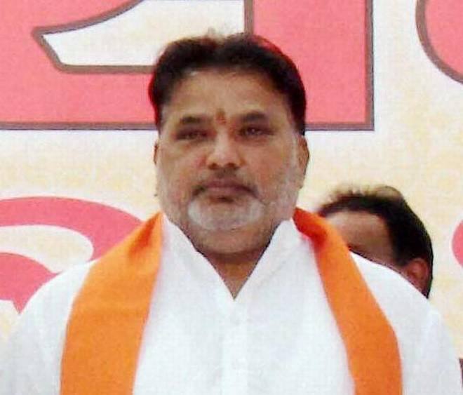 પરષોત્તમ સોલંકીએ આજે સ્પષ્ટ કર્યું હતું કે મારી અને મારા સમાજની ભાજપ પ્રત્યે કોઈ નારાજગી નથી. બે મહિનામાં જ તેમની માંગ સ્વીકારવાનો મુખ્યમંત્રીએ વિશ્વાસ આપ્યો છે અને મને વિશ્વાસ છે મારી માંગ સ્વીકારવામાં આવશે. 