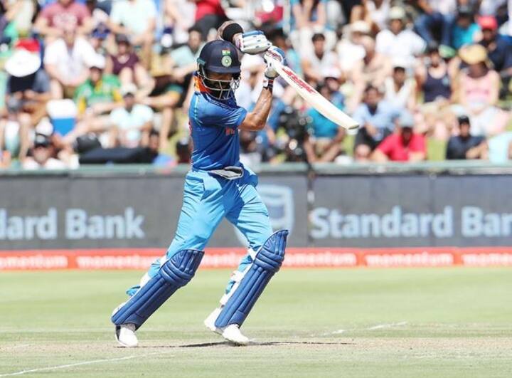 વિરાટે દ્વીપક્ષીય શ્રેણીમાં છઠ્ઠી વખત 300થી વધુ રન નોંધાવ્યા છે. જે એક રેકોર્ડ છે. વિરાટે આ મામલે રાહુલ દ્રવિડ, ક્વિંટન ડી કોક અને રોહિત શર્માને પાછળ રાખ્યા છે. આ ત્રણેય 4-4 વખત આ સિદ્ધી મેળવી છે.