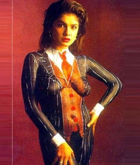 પૂજાએ પોતાના ફોટોના કેપ્શનમાં લખ્યું હતું કે, અમારા સમયમાં ફોટોશૉપ કે જીમ ન હતાં, તેમછતાં અમે ફિટનેસમાં અવ્વલ રહેતા હતાં. પૂજાએ પોતાની ટીનએજનો આ ફોટો શેર કરીને અત્યારના જીમ અને ફોટોશૉપ કલ્ચર પર કટાક્ષ કર્યો હતો. 