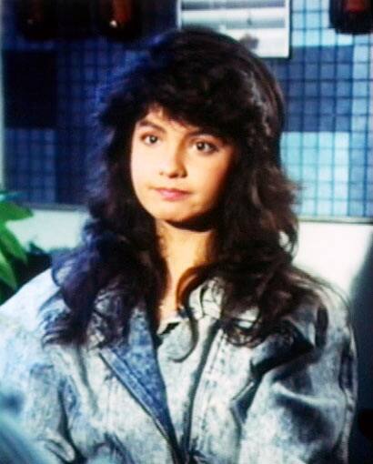 પૂજા ભટ્ટ ડાયરેક્ટર મહેશ ભટ્ટની પુત્રી અને એક્ટ્રેસ આલિયા ભટ્ટની મોટી બહેન છે. 