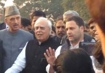 રાષ્ટ્રપતિને મળ્યાં કૉંગ્રેસ સહિત વિપક્ષી પાર્ટીના નેતા, રાહુલ બોલ્યા- SIT કરે જજ લોયાના મોતની તપાસ