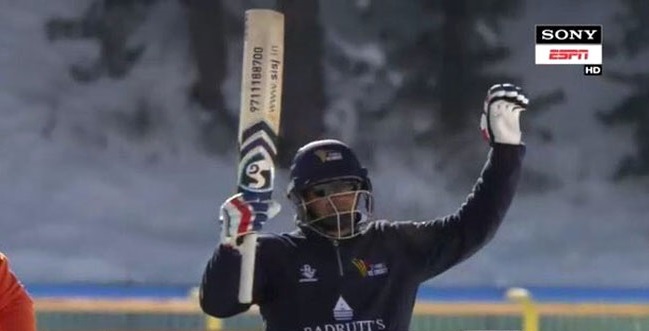 વિરેન્દ્ર સેહવાગનો ફરી જોવા મળ્યો ધમાકેદાર અંદાજ, કહ્યું- ‘હાથોં ને હથિયાર છોડે હૈ, ચલાના નહી ભૂલે’