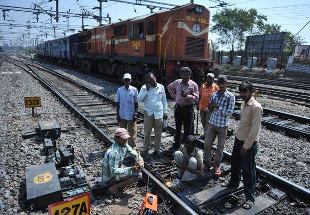 ઉપરોક્ત લિસ્ટમાં સામેલ તમામ કર્મચારીઓની ઓળખ કરી તેને હટાવા માટે રેલવેએ તમામ અધિકારીઓ અને સુપરવાઇઝર્સને આદેશ આપ્યા છે. રેલેવના નિવેદન મુજબ સંગઠનનું પ્રદર્શન સુધારવા અને મહેનતું કર્મચારીઓનું મનોબળ વધારવા માટે એક અભિયાન શરૂ કરવામાં આવ્યું હતું. આ કાર્યવાહી તેનો જ એક ભાગ છે.