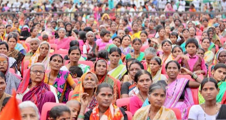 રાહુલ ગાંધીએ લોકોને વાયદો કર્યો કે રાજ્યમાં ફરી વાર સત્તામાં આવવાનો અવસર મળશે તો આ વર્ષ દરમિયાન કરવામાં આવેલા કામો બમણા કરવામાં આવશે.