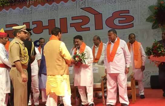ગાંધીનગરઃ વિજય રૂપાણી સરકારના રાજ્ય કક્ષાના મત્સ્યોદ્યોગ પ્રધાન પરષોતમ સોલંકી ભાજપ હાઇકમાન્ડથી નારાજ છે. મંત્રીમંડળમાં સારું ખાતું આપવાની માંગ પર અડગ સોલંકીએ ભાજપ હાઇકમાન્ડને દોઢ મહિનાનું એલ્ટીમેટમ આપ્યું છે. આ સમય મર્યાદામાં માંગણી નહીં સંતોષાય તો ભાજપ સામે બગાવત કરવાના મૂડમાં છે.