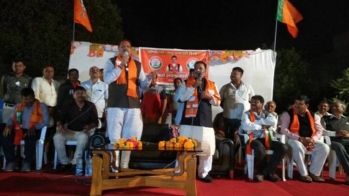ડિસેમ્બરના અંતમાં ભાજપ સરકારના મંત્રીમંડળની રચના થઇ હતી. એ વાતને આજે દોઢ મહિનો વિતવા આવ્યો છે. હવે પરષોતમ સોલંકીએ આપેલું અલ્ટીમેટમ કયારે પૂર્ણ થાય તેની કોળી આગેવાનો રાહ જોઇને બેઠાં છે. હવે ખુદ પરષોતમ સોલંકીની લીલીઝંડી મળે તેની રાહ જોવાઇ રહી છે.