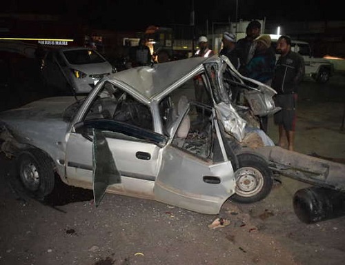 ગોંડલ: હાઈવે પર બે કાર અને ટ્રક વચ્ચે સર્જાયો ત્રિપલ અકસ્માત, જેસીબીથી બહાર કઢાયા મૃતહેદ