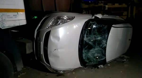 આ અકસ્માતના સમાચાર મળતાં લોકો મોટી સંખ્યામાં ઘટનાસ્થળે દોડી આવ્યા હતા. પોલીસ પણ ઘટનાસ્થળે આવી પહોંચી હતી. આ અકસ્માતમાં મૃત્યુ પામેલા છમાંથી પાંચ અમીરગઢના વતની છે. જ્યારે અન્ય એક ડીસાનો વતની છે. જ્યારે છ લોકોને આ અકસ્માતમાં ઇજા પહોંચી છે. જેમને સારવાર માટે ખસેડવામાં આવ્યા છે. 