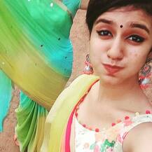 જેણે આખું ગામ ગાંડું કર્યું તે છોકરી પ્રિયા પ્રકાશ મેક-અપ વગર આવી દેખાય છે!