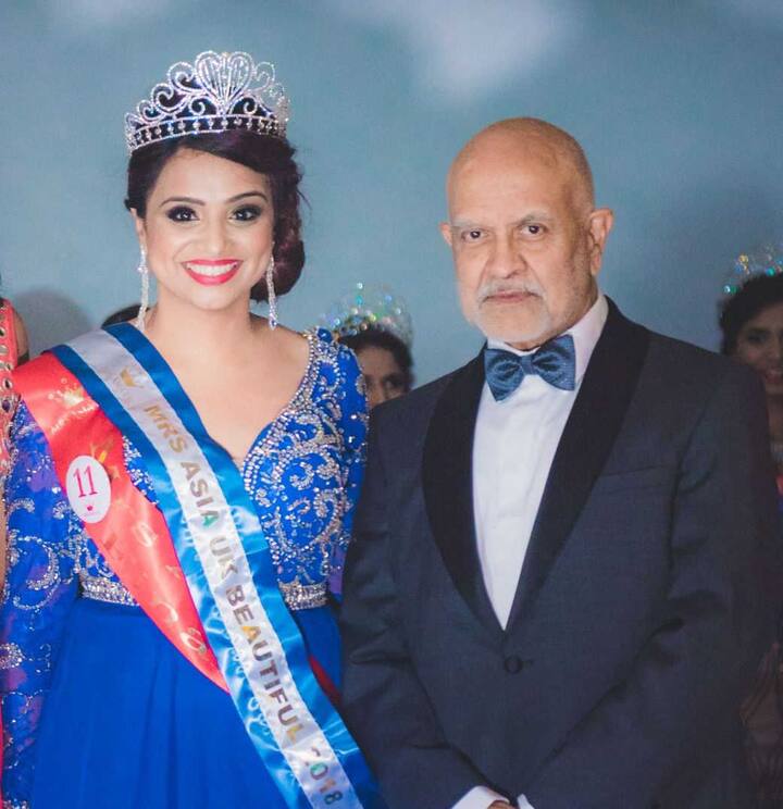 મિસીઝ એશિયા યુકે 2018માં ડિમ્પ્લને સિલેક્ટ થયા બાદ ડિમ્પ્લે કહ્યું કે, હું એક પ્રૉફેશનલ સેલિબ્રિટી હેરસ્ટાઇલિસ્ટ છું, હું ટેલિવીઝન અને ફિલ્મ્સમાં મારા કામને બિરદાવું છું. હું આર્ટિસ્ટને પરફેક્ટ રીતે ડિલીવર કરવામાં માનું છું. મારા ક્લાઇન્ટનુ સ્મિત જ મારો સંતોષ છે. 