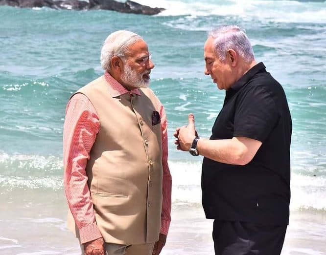 ઇઝરાયલના કાયદા મંત્રી આયલેત શોકડે કહ્યું કે, વડાપ્રધાન બેન્જામિન નેતન્યાહૂને પર ગુનાઓ બદલ કેસ ચલાવવાની ભલામણ કરવામાં આવી છે તેમાં રાજીનામું આપવાની જરૂર નથી. 