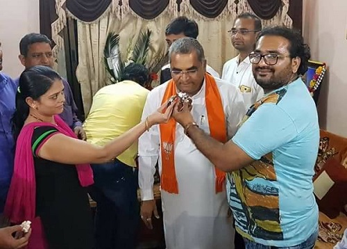 સુરત: ભાજપના કયા ધારાસભ્યના પુત્ર રેતી ચોરીમાં ઝડપાતાં થઈ પોલીસ ફરિયાદ, જાણો વિગત