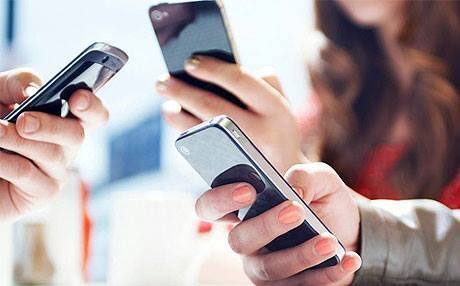 Mobile Tariff Hike Likely mobile tariff hike in 2022 ARPU to be Rs 200 Call rates and data charge to be costly Mobile Tariff Hike Likely: महंगा हो सकता है मोबाइल पर बातें करना और नेट सर्फिंग, टेलीकॉम कंपनियां बढ़ा सकती है मोबाइल टैरिफ