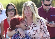 US: ફ્લોરિડાની સ્કૂલમાં પૂર્વ સ્ટુડન્ટે કર્યું ફાયરિંગ, 17નાં મોત, આરોપીની ધરપકડ