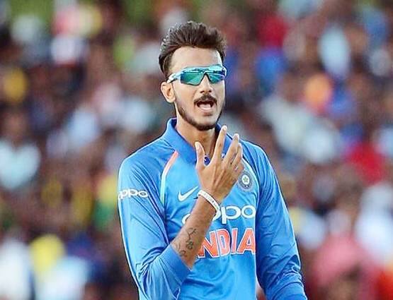 કુલદીપ યાદવ અને યજુવેન્દ્ર ચહલ અત્યાર સુધી આ સીરીઝમાં 30 વિકેટ મેળવી ચૂક્યા છે, જે એક રેકોર્ડ પણ છે. આવામાં તેમનું બહાર બેસવું મુશ્કેલ છે. પણ ટીમ મેનેજમેન્ટ બન્નેમાંથી એક બૉલરને આરામ આપી લેફ્ટ આર્મ સ્પિનર અક્ષર પટેલને ટીમમાં સમાવી શકે છે.