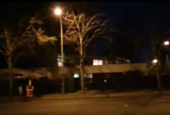 પંજાબ નેશનલ બેંકમાં થયેલા 11,500 કરોડ રૂપિયાના મહાકૌભાંડના મુખ્ય આરોપી હીરા વેપારી નીરવ મોદી દેશ છોડીને ફરાર થઈ ચૂક્યો છે. તે ક્યાં છે તેની કોઇને જાણકારી નથી. તેને શોધવા એબીપી ન્યૂઝ યુરોપીયન દેશ બેલ્જિયમના એન્ટવર્પ શહેર પહોંચ્યું હતું. આ શહેરમાં જ નીરવ મોદીએ બ્રાંડ નીરવ મોદી બનાવી હતી. એન્ટવર્પ શહેર હીરાની રાજધાની કહેવાય છે