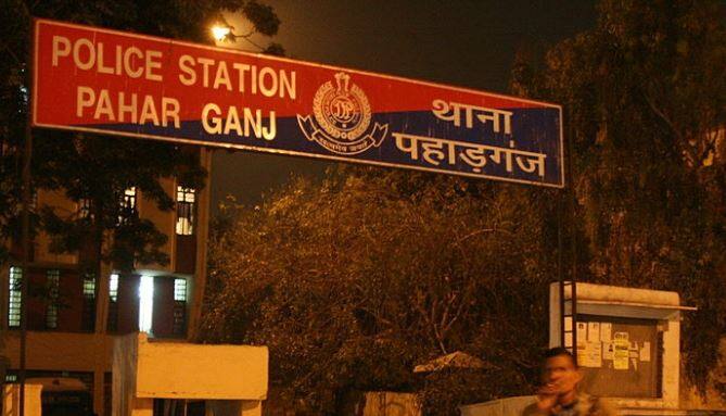 પહાડગંજ પોલીસે આરોપી ધનંજય સામે આઇપીસીની કલમ 324 અંતર્ગત કેસ દાખલ કરી વધુ તપાસ હાથ ધરી છે.