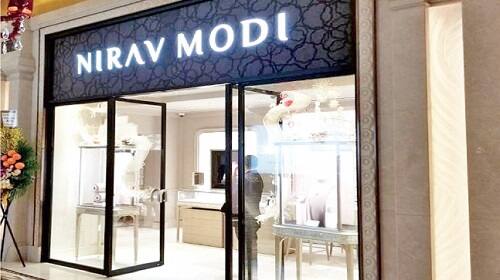 તપાસ એજન્સીઓનું માનવું છે કે, કૌભાંડમાં ‘હની ટ્રેપ’નો ઈનકાર કરી શકાય નહીં. અમી મોદીના બોલિવૂડ સાથે ઘણા સારા સંબંધો છે. બેંકના મોટા અધિકારીઓને આ કૌભાંડમાં સામેલ કરવા માટે મોડલોનો ઉપયોગ કરવામાં આવ્યો છે અને તેમાં અમી મોદીની મોટી ભૂમિકા રહી છે. નીરવ મોદીએ એમીની મદદથી જ બેંકના મોટા અધિકારીઓને આ કૌભાંડમાં સામેલ થવા રાજી કરી લીધા હતા.