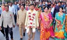 રાજકોટ: વરરાજા જાન સાથે પહોંચ્યો કોર્પોરેશન, ભાજપના કયા ધારાસભ્ય સામે કર્યા આક્ષેપ, જાણો વિગત