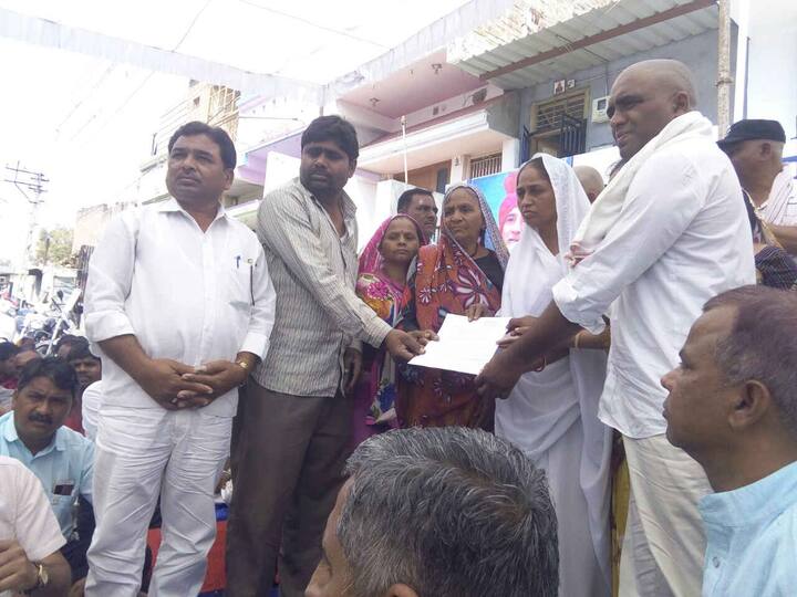 અરજદાર હેમાબેન કાન્તિભાઇ વણકરે સમી મામલતદાર કચેરીમાં દબાણ નિયમિત કરી આપી જમીન વિવાદ ઉકેલવા અરજી કરી હતી, આ અરજી બાદમાં મામલતદારે જિલ્લા કલેક્ટરને મોકલી આપી હતી, જેમાં જમીન કુબેર દલા અને ફકીર ડોસા પાસે હતી.