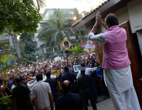 ફોલોઅર ઘટવાથી નારાજ હતા અમિતાભ બચ્ચન, મનાવવા આવી Twitter ટીમ ફોલોઅર ઘટવાથી નારાજ હતા અમિતાભ બચ્ચન, મનાવવા આવી Twitter ટીમ