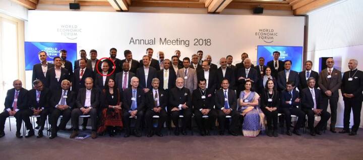 કોંગ્રેસે કહ્યું કે, જ્યારે દાવોસમાં પીએમ મોદીએ નીરવ મોદી સાથે મંચ શેર કર્યો તે સમયે નીરવ મોદી પર કાનૂન અંતર્ગત આરોપ લાગી ચૂક્યા હતા. કોંગ્રેસ નીરવ મોદીનો નાનો મોદી પણ ગણાવી ચૂકી છે.