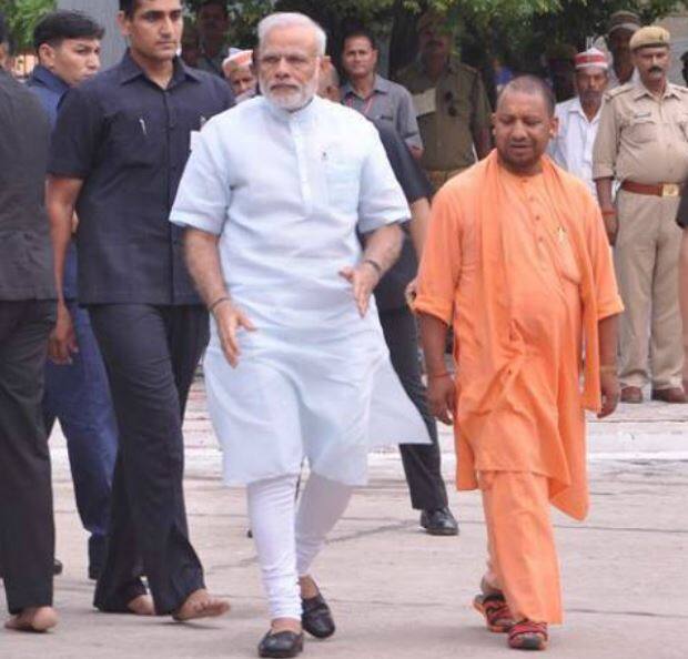 મુકેશ અંબાણીએ કહ્યું કે, રિલાયન્સ ગ્રુપ દરેક સ્તર પર ઉત્તર પ્રદેશની મદદ કરવા તૈયાર છે. મને યુપીની સેવા કરવાનો મોકો મળ્યો તે મારા માટે મહત્વપૂર્ણ છે. તેમણે ઉત્તર પ્રદેશના સીએમ યોગી આદિત્યનાથને કર્મયોગી ગણાવ્યા.