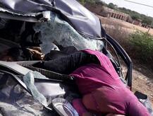 હળવદ: ડમ્પર પાછળ કાર ઘૂસી, પતિ-પત્ની સહિત 3નાં મોતથી અરેરાટી