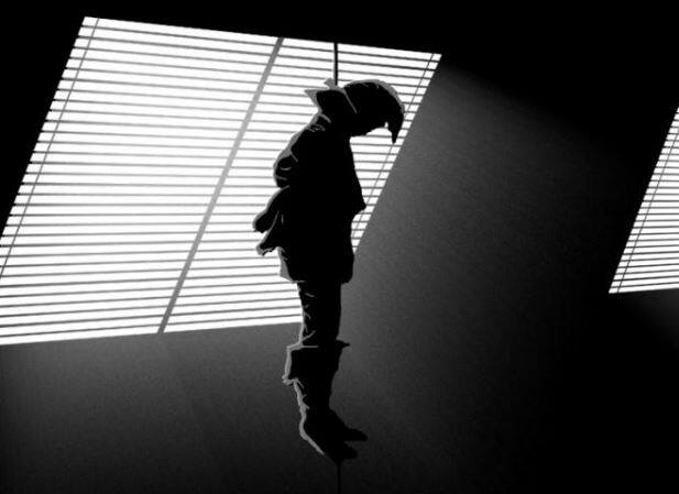 ડોક્ટર સુરેન્દ્ર શર્માએ જણાવ્યું કે, શનિવારે દીપક તેમની પાસે આવ્યો હતો. તેણે કહ્યું હતું કે, ઝઘડાના કારણે માએ છેલ્લા 3 દિવસથી ખાવાનું નથી ખાધું. તે વાતથી મે પણ તેમને સમજાવ્યા હતા. ઝઘડાના 2-3 દિવસ પહેલાં દીપકની પત્ની આંચલ તેના પિયર જતી રહી હતી.