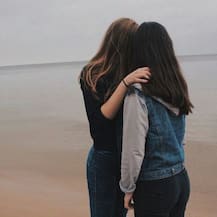 Lesbian Marriage: బావ చెల్లెలితో లవ్‌లో పడ్డ యువతి.. ఇంట్లోంచి పారిపోయి పెళ్లి కూడా.. చివరికి..