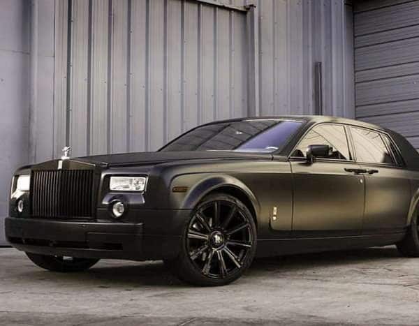 Karnataka Transport Dept Seizes Rolls-Royce, Once Owned By Amitabh Bachchan, Now Driven By 'Salman Khan' Karnataka Transport Dept Seizes Rolls-Royce, Once Owned By Amitabh Bachchan, Now Driven By 'Salman Khan'