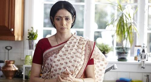 અંતિમ સંસ્કાર માટે શ્રીદેવીન પાર્થિવ દેહને મુંબઈ લાવવામાં આવી રહ્યો છે. મુંબઈના અંધેરીમાં તેના ઘરની બહાર પણ ચાહકોની ભીડ જામી છે. શ્રીદેવીનો પાર્થિવ દેહ બપોરે 2 વાગ્યાન આસપાસ મુંબઈ પહોંચશે.