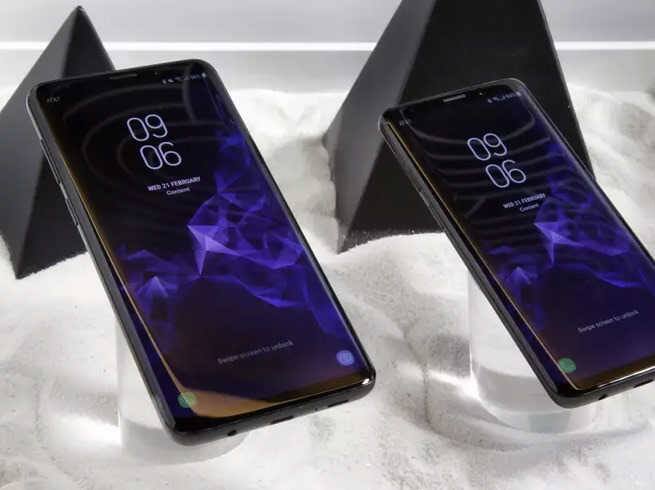 જ્યા સુધી કિંમતની વાત છે તો Samsung Galaxy S9ની કિંમત અમેરિકા માટે $719.99 (લગભગ 46,600 રૂપિયા) અને Samsung Galaxy S9+ $839.99 (લગભગ 54,400 રૂપિયા) રાખવામાં આવી છે. આશા છે કે ભારતમાં આ સ્માર્ટફોનને આ જ કિંમતે લૉન્ચ કરવામાં આવે.