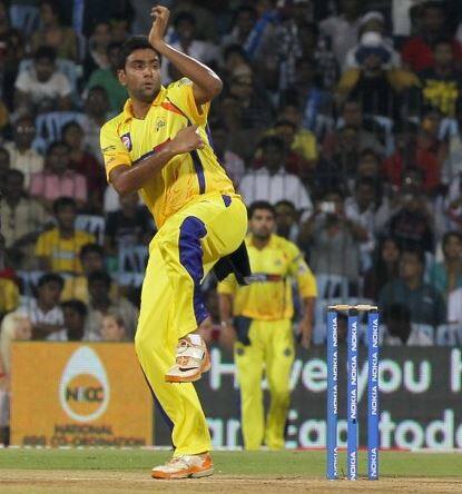 આર અશ્વિન આઈપીએલમાં 2009-15 ચેન્નઇ સુપર કિંગ્સ વતી રમ્યો હતો. જ્યારે 2016-17માં રાઇઝિંગ પુને સુપરજાયંટ્સ તરફથી રમ્યો હતો. કિંગ્સ ઇલેવન દ્વારા અશ્વિનને આ વખતે 7.6 કરોડ રૂપિયામાં કરારબદ્ધ કરવામાં આવ્યો છે.