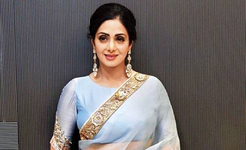 એબીપી ન્યુઝના સંવાદદાતાએ જણાવ્યું હતું કે ક્લિયરન્સ મળ્યા બાદજ પણ ઓછામાં ઓછા 4 કલાક બાદ જ શ્રીદેવીનો મૃતદેહ પરિવારને સોંપી દેવામાં આવે તેવી શક્યતા છે. પક્રિયાઓ પૂર્ણ થવામાં હજુ ચાર કલાક લાગે તેવી શક્યતા છે.