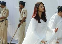 શ્રીદેવીના અંતિમ દર્શનમાં જાણીતા કલાકારો ભાવુક થઇને રડી પડ્યાં, જુઓ તસવીરો