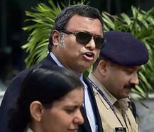 INX કેસઃ પી.ચિદમ્બરમના પુત્ર કાર્તિની મની લૉન્ડ્રિંગમાં કેસમાં ધરપકડ, CBIએ એરપોર્ટ પરથી જ કર્યો અરેસ્ટ 