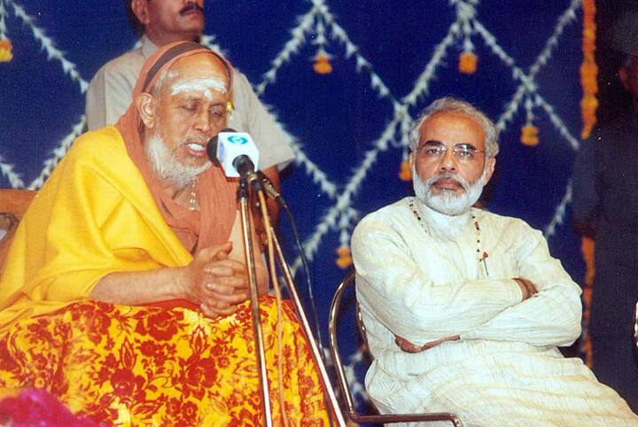18 જુલાઈ 1935ના રોજ જન્મેલા જયેન્દ્ર સરસ્વતી કાંચી મઠના 69માં શંકરાચાર્ય હતા. તેઓ 1954માં શંકારાચાર્ય બન્યા હતા. કાંચી મઠની સ્થાપના ખુદ આદિ શંકરાચાર્યએ કરી હતી. કાંચી મઠ દક્ષિણ ભારતના મહત્વપૂર્ણ ધાર્મિક સ્થળ તરીકે જાણીતું છે.