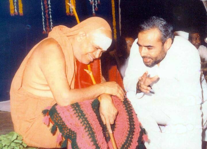 જયેન્દ્ર સરસ્વતીના નિધન બાદ કાંચી મઠમાં વિજયેન્દ્ર સરસ્વતીની શંકરાચાર્ય તરીકે નિમણૂક કરાશે. વિજયેન્દ્ર સરસ્વતી કાંચી મઠના 70માં મઠપ્રમુખ બનશે.