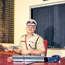 ગુજરાતના કાયમી DGP તરીકે શિવાનંદ ઝાની નિમણૂંક