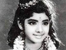 પંચમહાભૂતમાં વિલીન ચાંદની, તસવીરોમાં જુઓ કઇ રીતે બદલાતો ગયો શ્રીદેવીનો લૂક