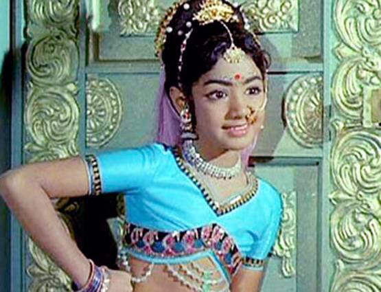 1972: નવ વર્ષની ઉંમરમાં પોતાની સ્ટાર્ટિંગની એક ફિલ્મમાં.