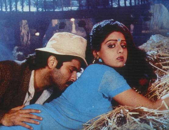 1987: પોતાની લોકપ્રિય ફિલ્મ મિ. ઇન્ડિયા (1987)માં અનિલ કપૂરની સાથે શ્રીદેવી, તે સમયે 24 વર્ષની હતી. 