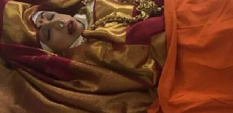 ‘રૂપ કી રાની’ શ્રીદેવીના પાર્થિવ દેહનો મેક-અપ આ આર્ટિસ્ટે ધ્રુજતા હાથે કર્યો હતો, જાણો વિગત ‘રૂપ કી રાની’ શ્રીદેવીના પાર્થિવ દેહનો મેક-અપ આ આર્ટિસ્ટે ધ્રુજતા હાથે કર્યો હતો, જાણો વિગત