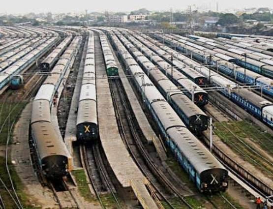 Indian Railways Update: IRCTC Cancels 165 Trains, Short Terminates 16 Check List Indian Railways: হাওডা় তারকেশ্বর, শিয়ালদহ-ক্যানিং, কয়লা সঙ্কটে আরও ১৬৫ ট্রেন বাতিল
