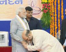 ત્રિપુરામાં કમળ ખીલવીને અમિત શાહે કોને આપી ગુરુ દક્ષિણા ?  જાણો વિગત