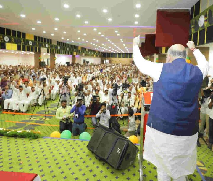 ઉલ્લેખનીય છે કે અમિત શાહે પાર્ટી મહાસચિવોની બેઠકમાં કહ્યું હતું કે, ત્રિપુરા ભલે નાનું રાજ્ય હોય પરંતુ ભાજપ માટે ખૂબ મહત્વપૂર્ણ એટલા માટે છે કે આ જીત ન માત્ર ચૂંટણી જીત હશે પરંતુ વૈચારિક જીત પણ સાબિત થશે.