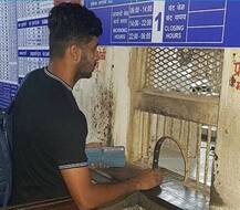 આ સ્ટાર ભારતીય ક્રિકેટર બિઝનેસ ક્લાસમાં આફ્રિકાથી આવ્યો ને પછી લોકલ ટ્રેનમાં ઘરે ગયો, કોઈએ ઓળખ્યો પણ નહીં