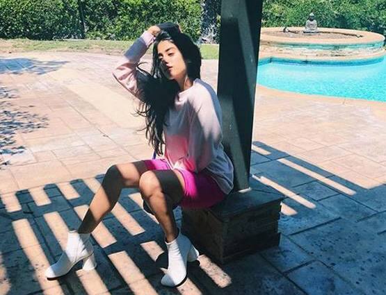 જ્હાનવીની ડેબ્યૂ ફિલ્મ 'ધડક' આ વર્ષે જુલાઇમાં રિલીઝ થશે, શ્રીદેવી આ ફિલ્મ માટે ખુબજ એક્સાઇટેડ હતી પણ હવે તે જોવા માટે જીવતી નથી.