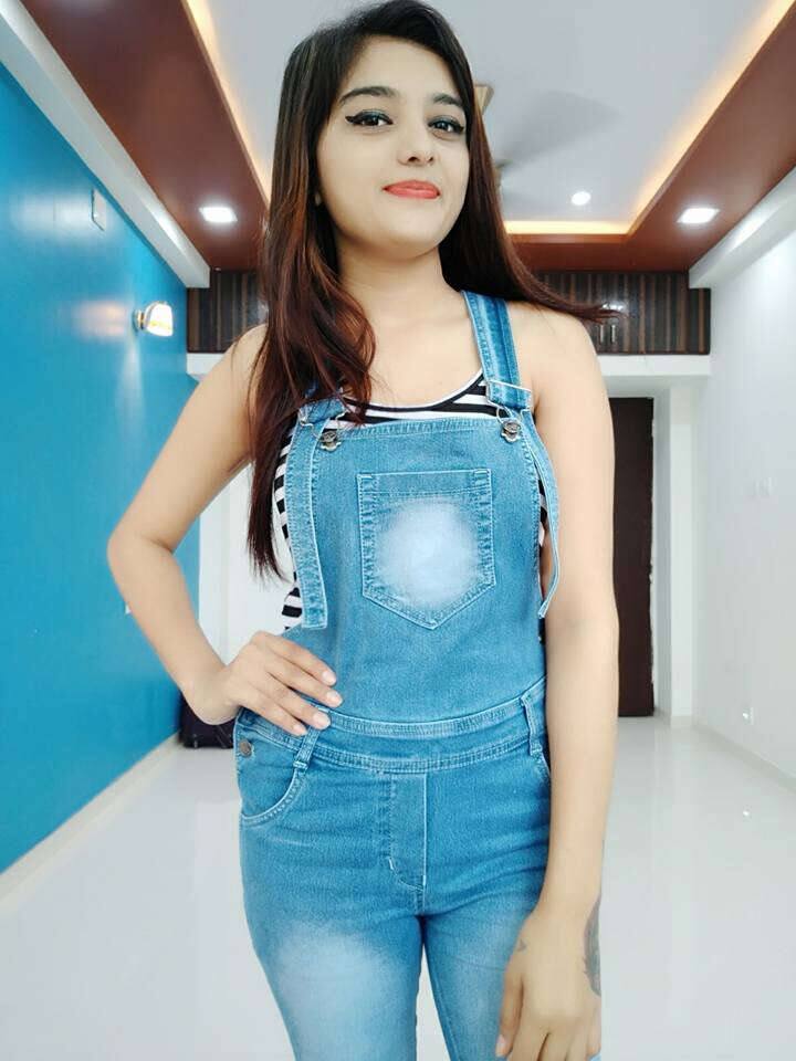 આ બનાવના વીડિયોએ સોશ્યલ મીડિયા પર ધૂમ મચાવી હતી. આમ વરાછા વિસ્તારમાં કાયદાનું ઉલ્લંઘન કરતી યુવતીનો વીડિયો વાયરલ થતા પોલીસ કમિશ્નર સતીષ શર્માએ બનાવ અંગે ડીસીબી પોલીસને તપાસ સુપરત કરી છે. 